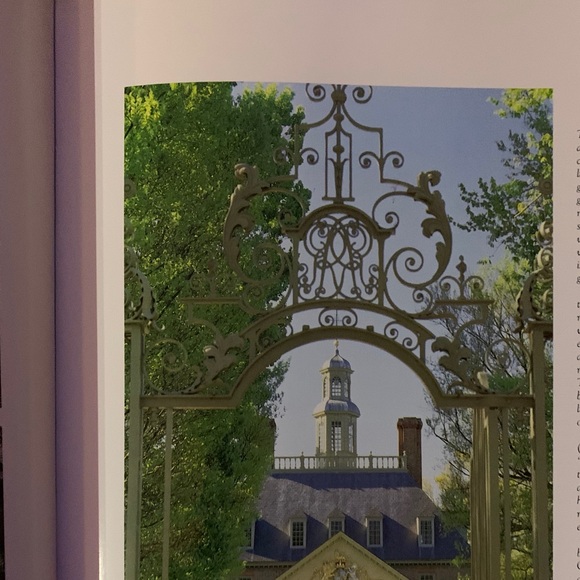 Book-Colonial Williamsburg. Beautiful photos - Picture 4 of 6